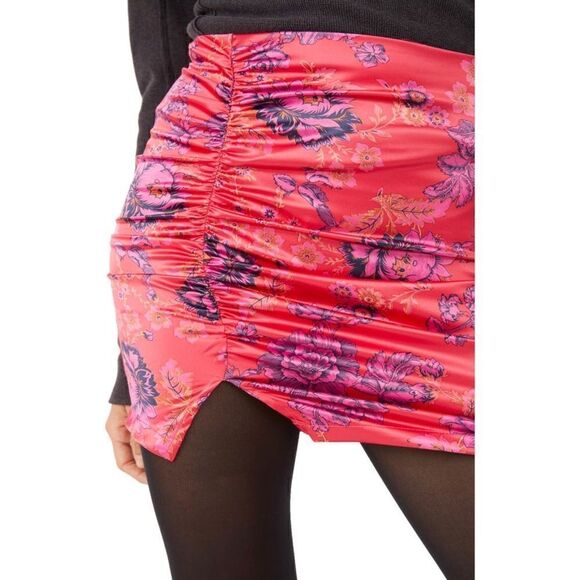 NWT Free People Avas Print Miniskirt in Deep Magenta Combo - Picture 12 of 16